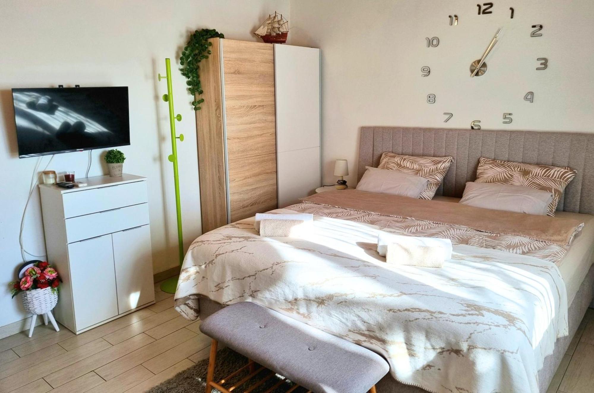 Studio Apartment Lino Skrbčići エクステリア 写真