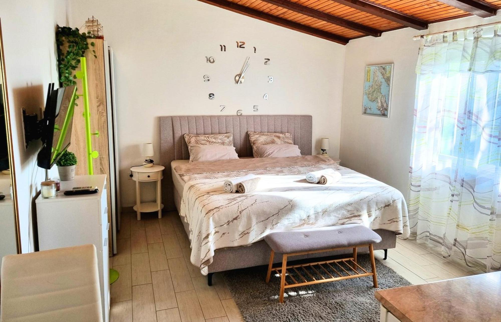Studio Apartment Lino Skrbčići エクステリア 写真